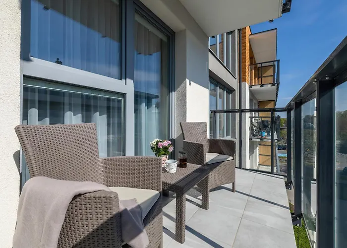 Gustowny Apartament z Parkingiem i Balkonem w Kolobrzegu by Noclegi Renters